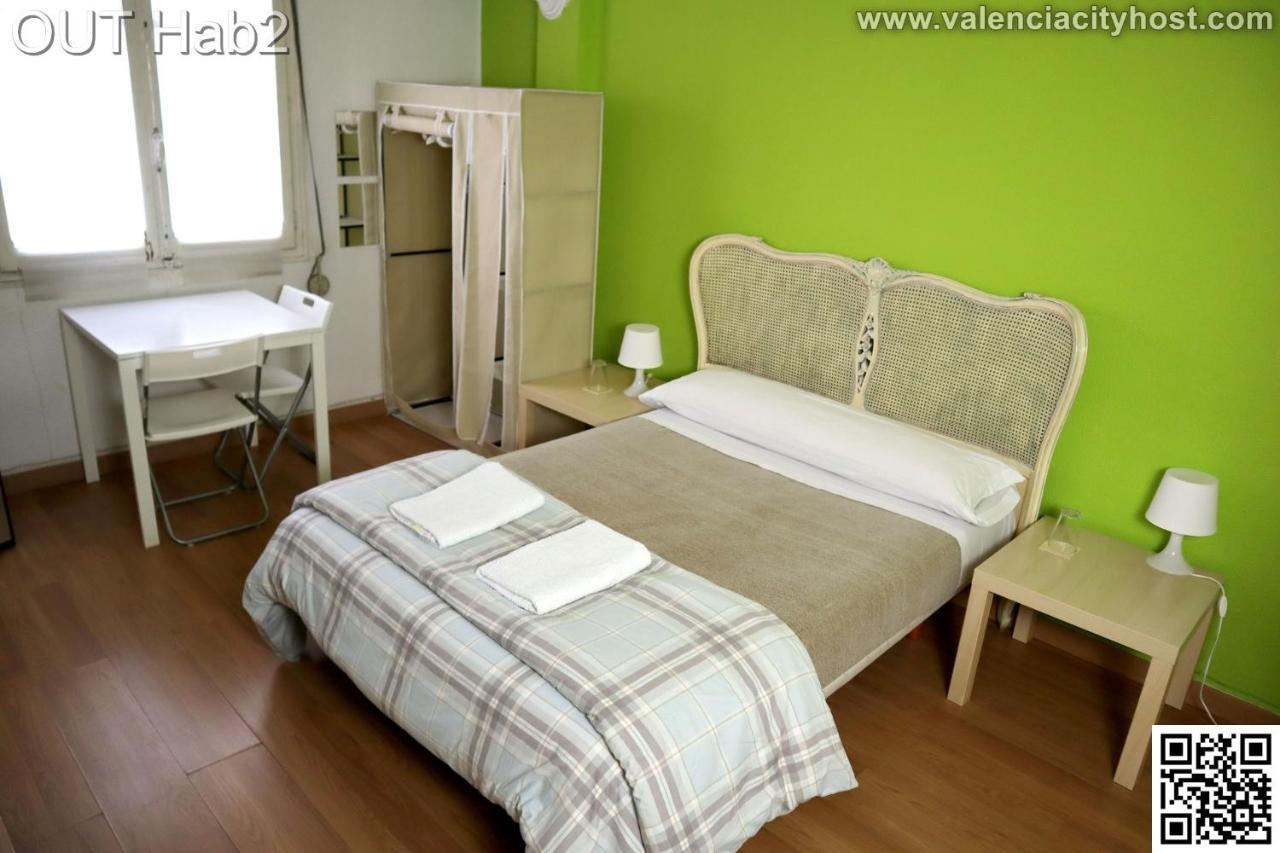 Valencia City Host Exterior photo